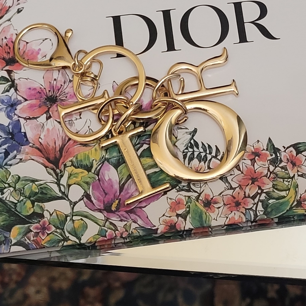 Dior logo keychain /bagcharm gold tone metal - Picture 5 of 6